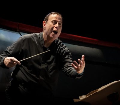 Картинка для 'Maestro Daniel Oren: для дирижёра и оркестра важно исполнять музыку, а не просто 